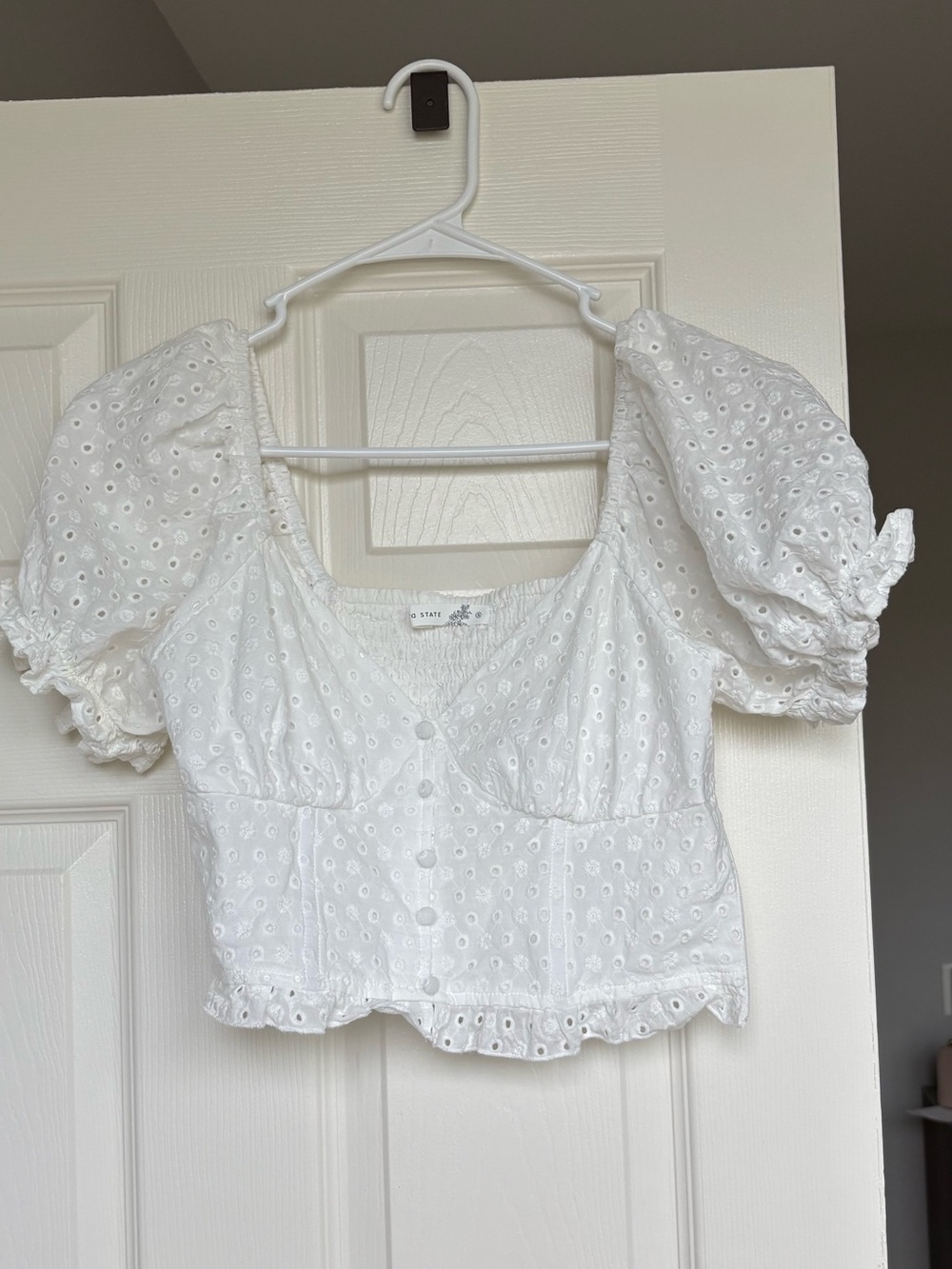 Altar'd State White Eyelet Puff-Sleeve Cropped Blouse